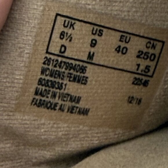 ✅Womens 9M Clarks White Leather Sandals Adjustable Straps Cushion Casual Comfort - Picture 2 of 13